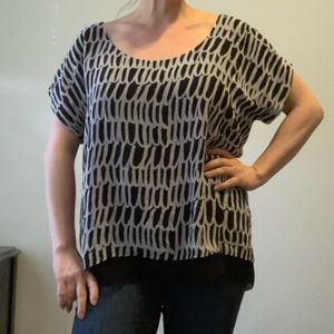 CABI Black and white pattern top size medium
